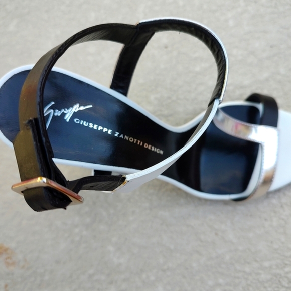 Giuseppe Zanotti Design gold mirrored high heel shoe - Picture 6 of 12